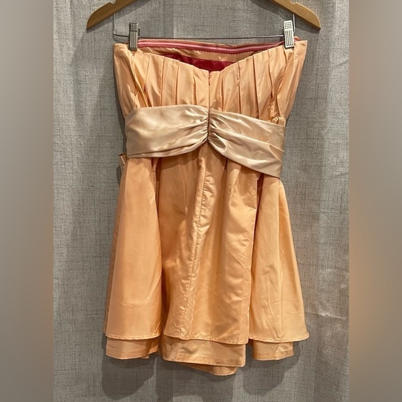 ALICE + OLIVIA silk peach short strapless dress with big bow. New w/tags. size 2 - Picture 7 of 16